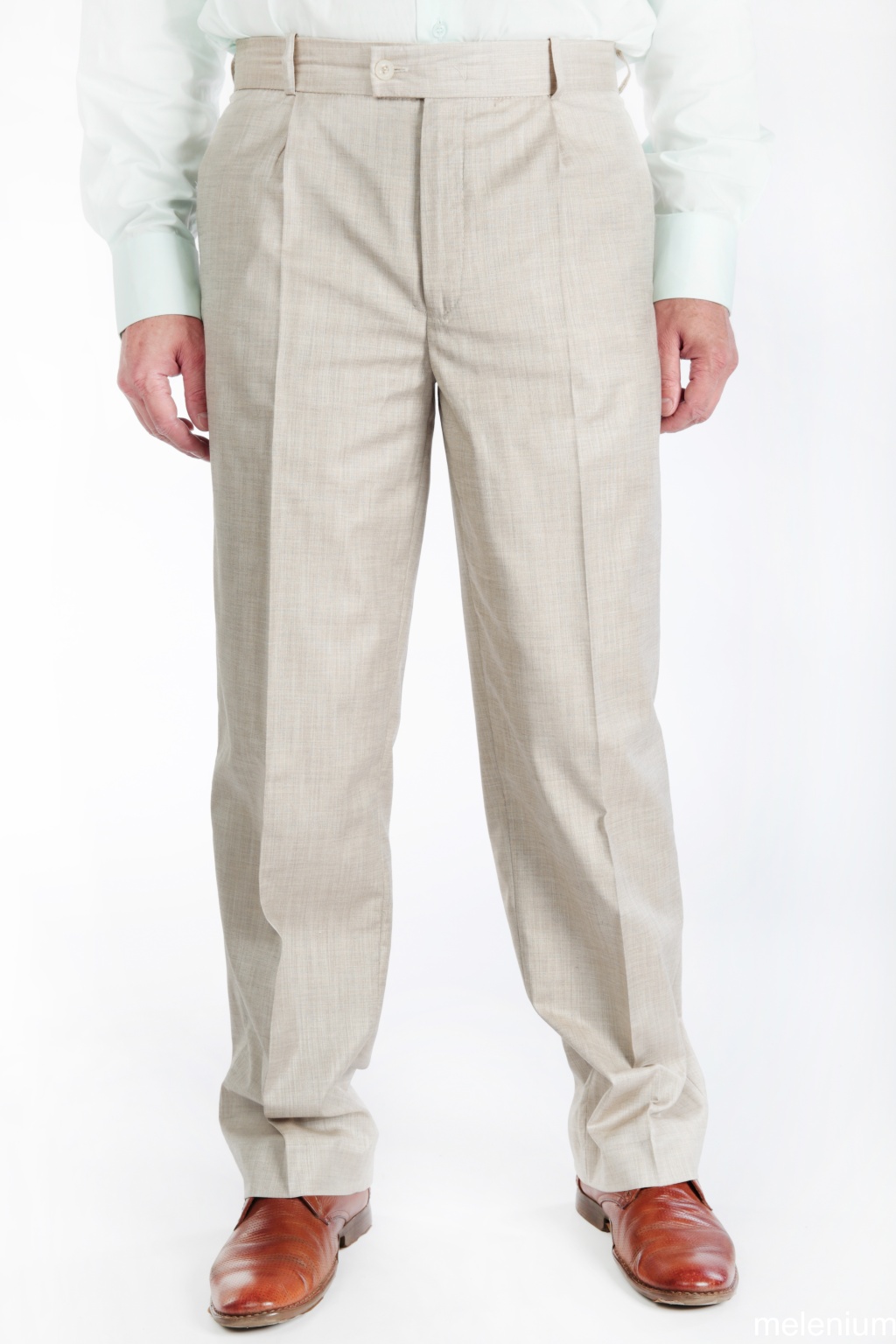 Бежевые мужские брюки с высокой талией и посадкой купить недорого в Москве- интернет-магазин «Мир брюк»
