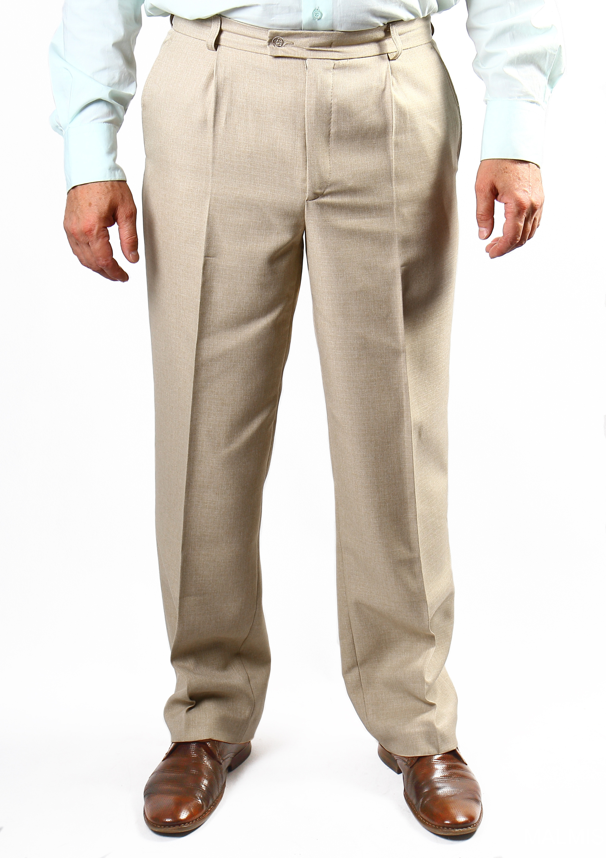 Купить штаны мужские большого размера. Benetton мужские брюки Cotton Linen. Брюки мужские классические. Летние классические брюки для мужчин. Мужчина в классических брюках.